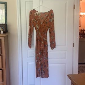 Hi-low style long sleeve dress size small